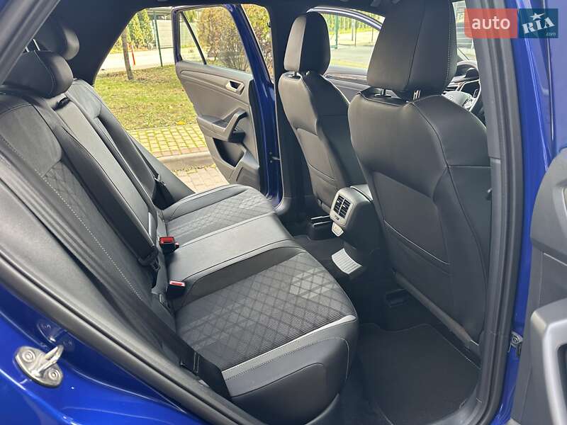 Внедорожник / Кроссовер Volkswagen T-Roc 2022 в Киеве фото 41 Внедорожник / Кроссовер Volkswagen T-Roc 2022 в Киеве