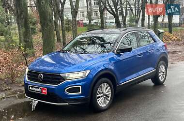 Позашляховик / Кросовер Volkswagen T-Roc 2021 в Києві