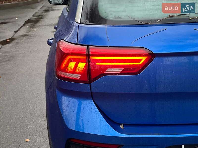 Внедорожник / Кроссовер Volkswagen T-Roc 2021 в Киеве