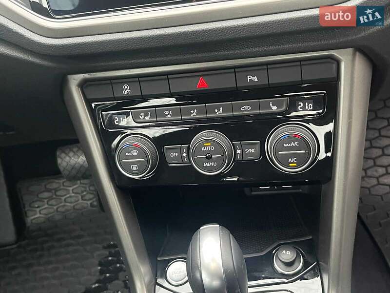 Внедорожник / Кроссовер Volkswagen T-Roc 2021 в Киеве