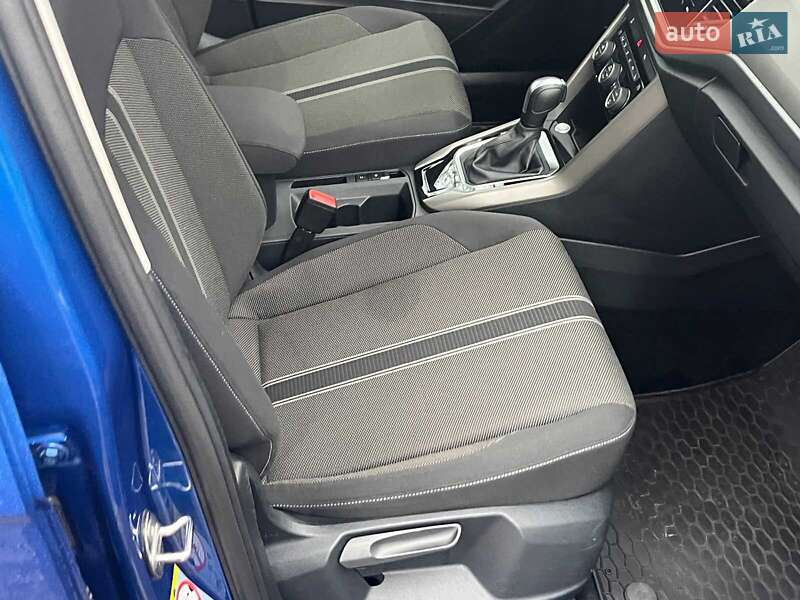 Внедорожник / Кроссовер Volkswagen T-Roc 2021 в Киеве