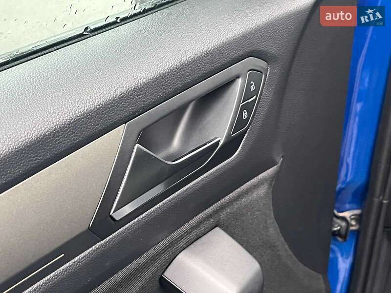 Внедорожник / Кроссовер Volkswagen T-Roc 2021 в Киеве