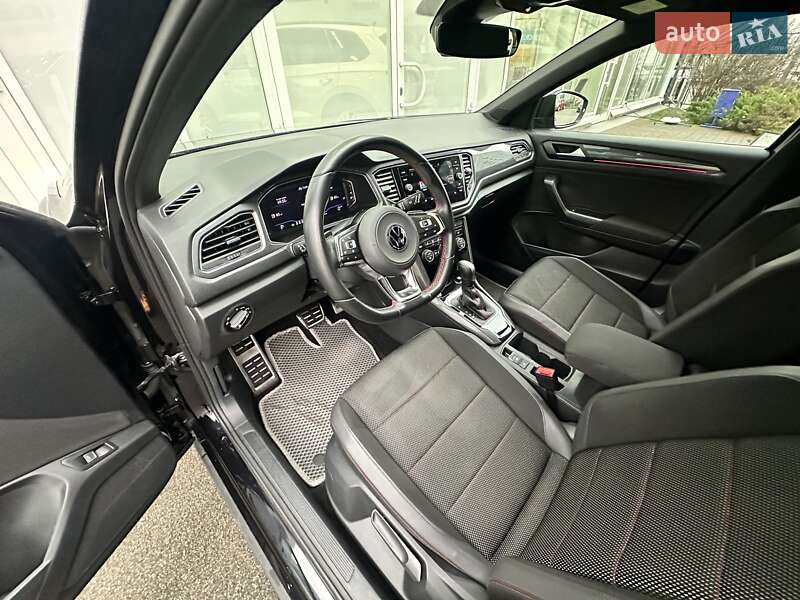 Внедорожник / Кроссовер Volkswagen T-Roc 2021 в Киеве