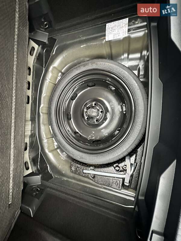 Внедорожник / Кроссовер Volkswagen T-Roc 2021 в Киеве