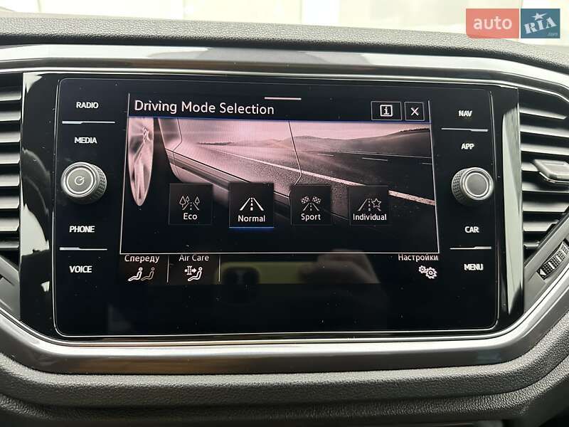 Внедорожник / Кроссовер Volkswagen T-Roc 2021 в Киеве