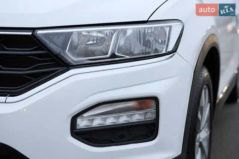 Volkswagen T-Roc 2018 VIN WVGZZZA1ZJV043654 фото оголошення 17 з 85