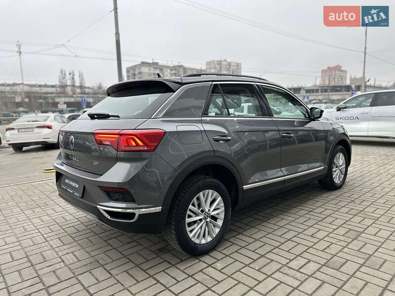 Внедорожник / Кроссовер Volkswagen T-Roc 2021 в Киеве