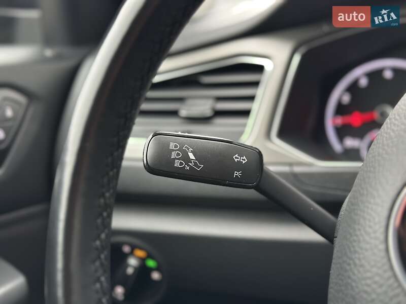 Внедорожник / Кроссовер Volkswagen T-Roc 2021 в Киеве