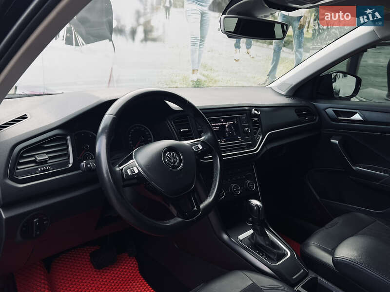 Внедорожник / Кроссовер Volkswagen T-Roc 2019 в Одессе