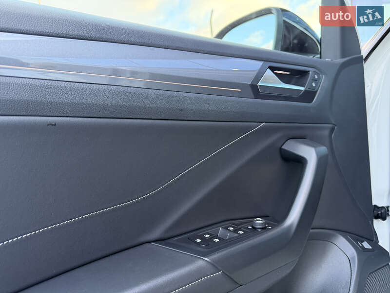 Позашляховик / Кросовер Volkswagen T-Roc 2024 в Києві