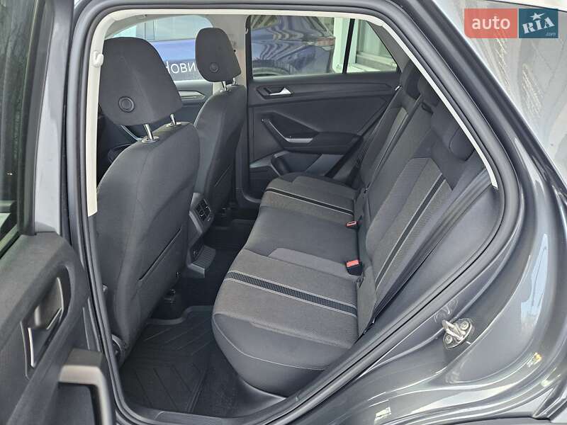 Позашляховик / Кросовер Volkswagen T-Roc 2020 в Києві фото 23 Позашляховик / Кросовер Volkswagen T-Roc 2020 в Києві