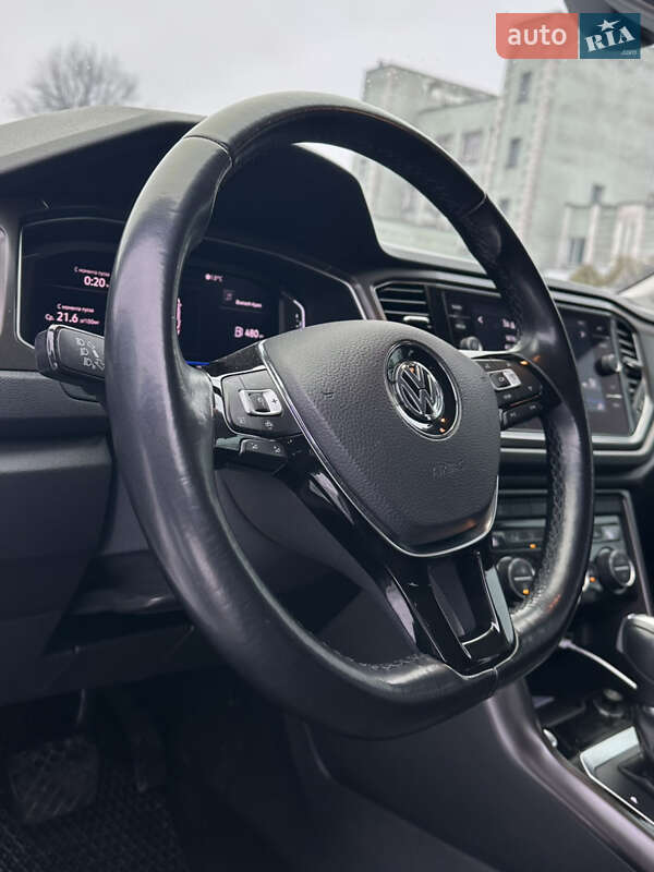 Внедорожник / Кроссовер Volkswagen T-Roc 2019 в Днепре