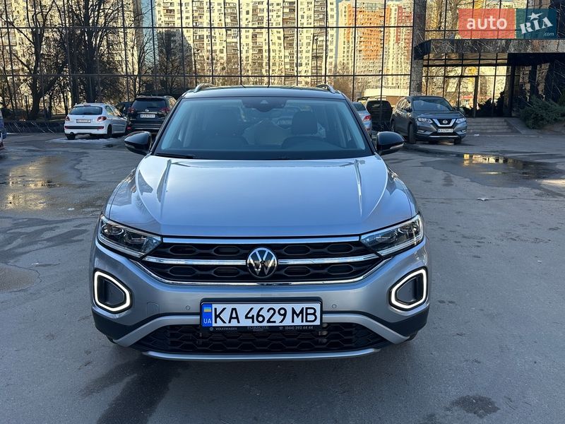 Внедорожник / Кроссовер Volkswagen T-Roc 2023 в Киеве