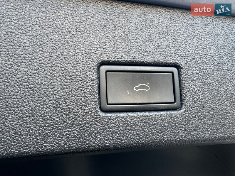 Внедорожник / Кроссовер Volkswagen T-Roc 2023 в Киеве