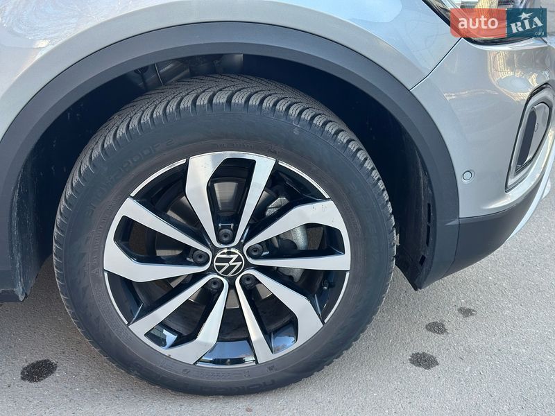 Внедорожник / Кроссовер Volkswagen T-Roc 2023 в Киеве