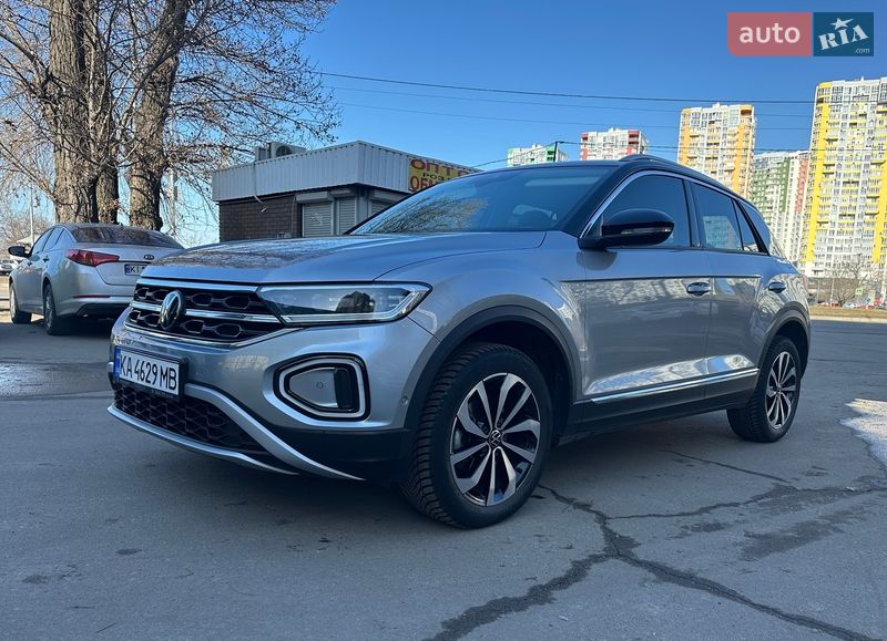 Внедорожник / Кроссовер Volkswagen T-Roc 2023 в Киеве