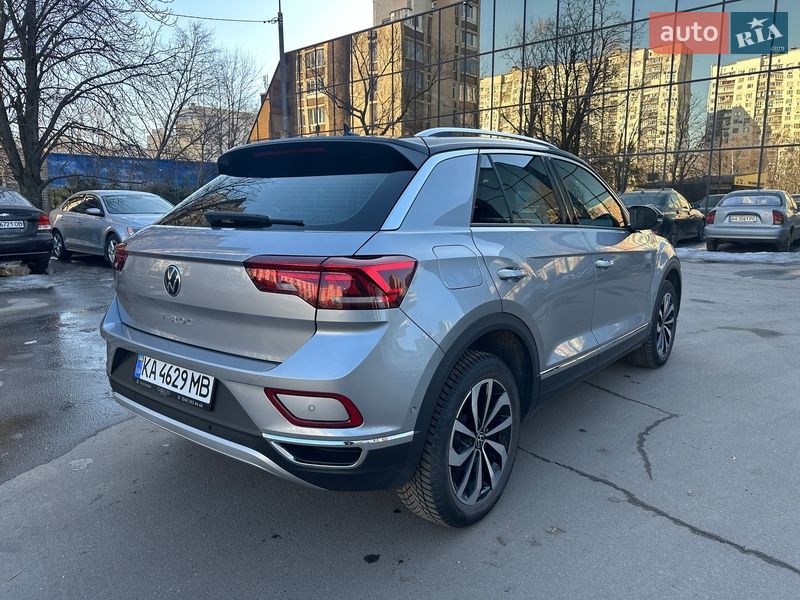 Внедорожник / Кроссовер Volkswagen T-Roc 2023 в Киеве