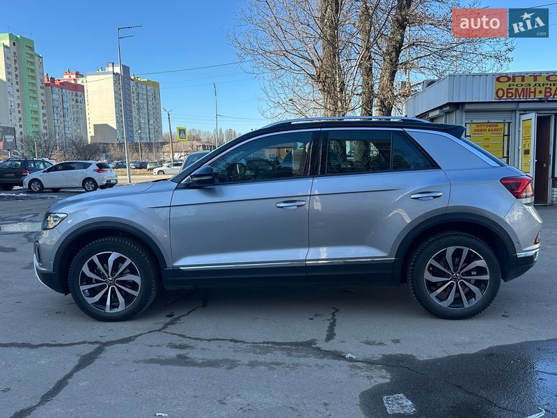Внедорожник / Кроссовер Volkswagen T-Roc 2023 в Киеве
