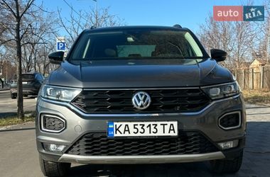Внедорожник / Кроссовер Volkswagen T-Roc 2020 в Киеве