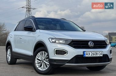 Внедорожник / Кроссовер Volkswagen T-Roc 2021 в Киеве
