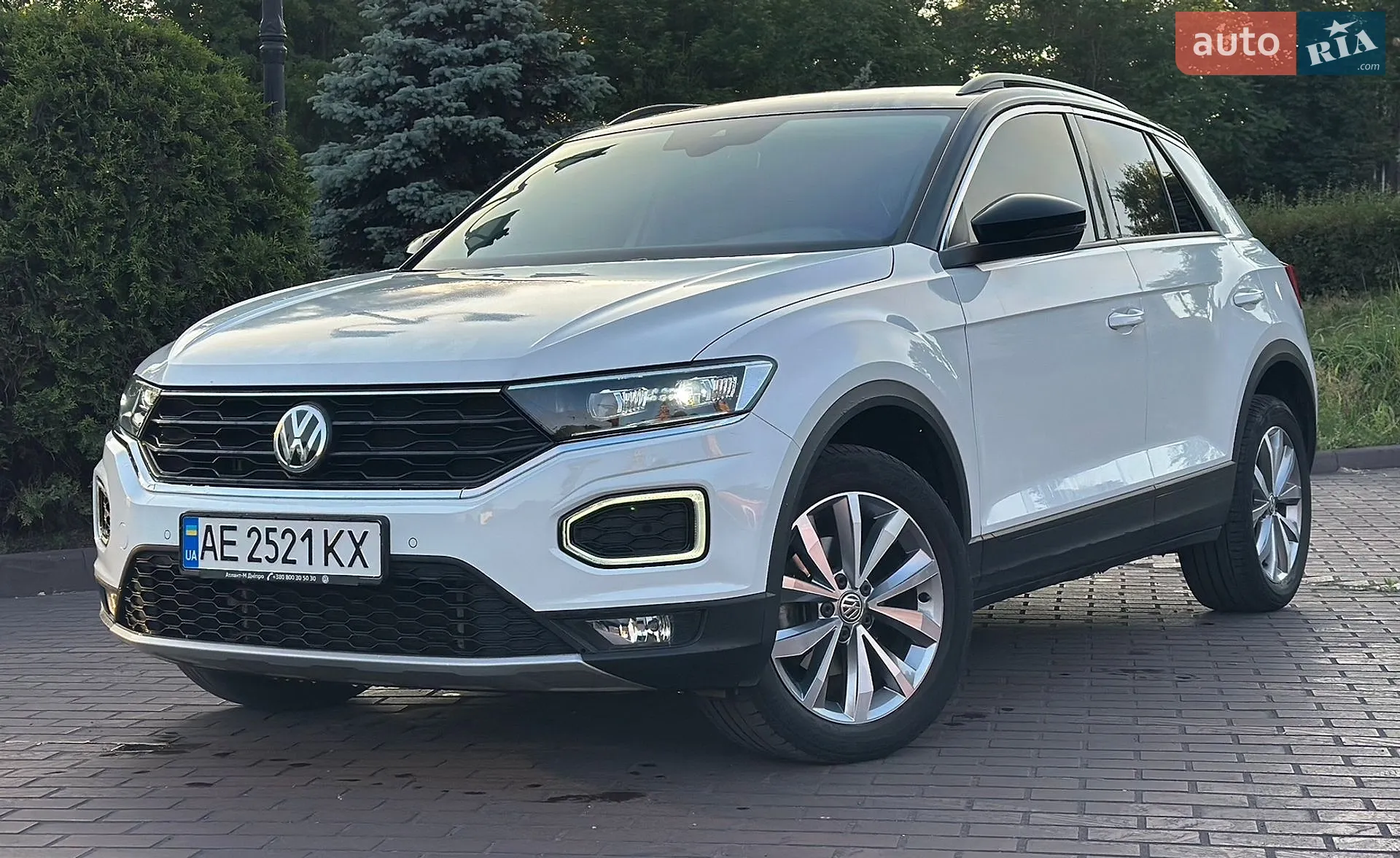 2019 Volkswagen T-Roc - фото 1
