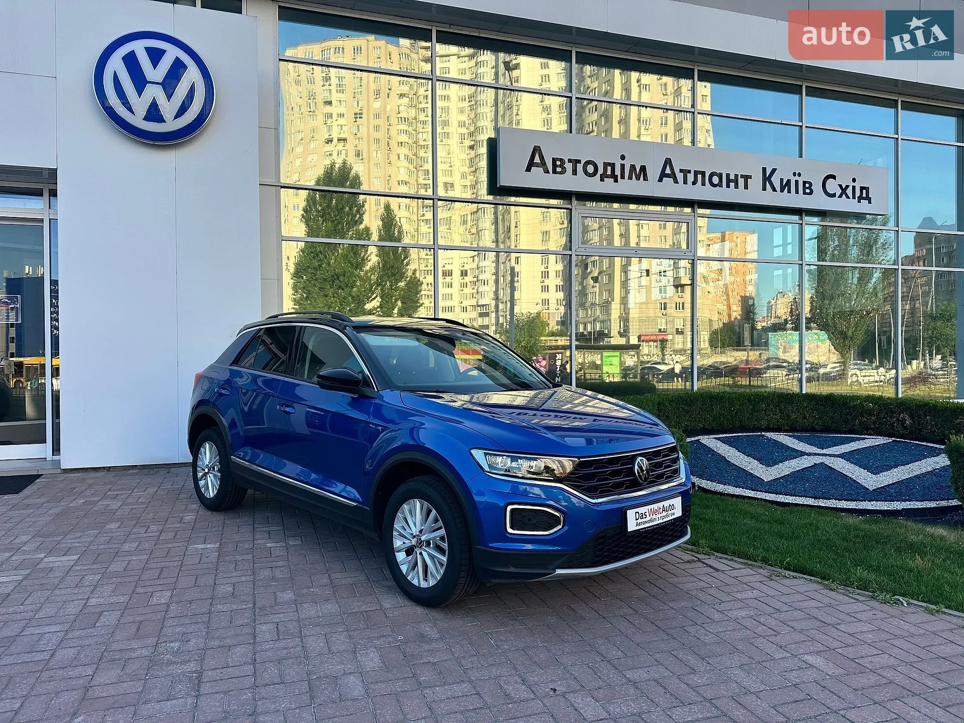 2021 Volkswagen T-Roc - фото 1