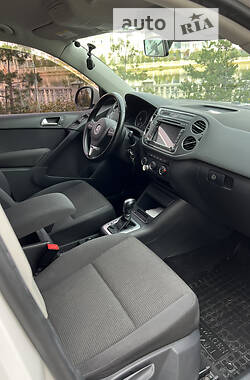 Внедорожник / Кроссовер Volkswagen Taigun 2013 в 