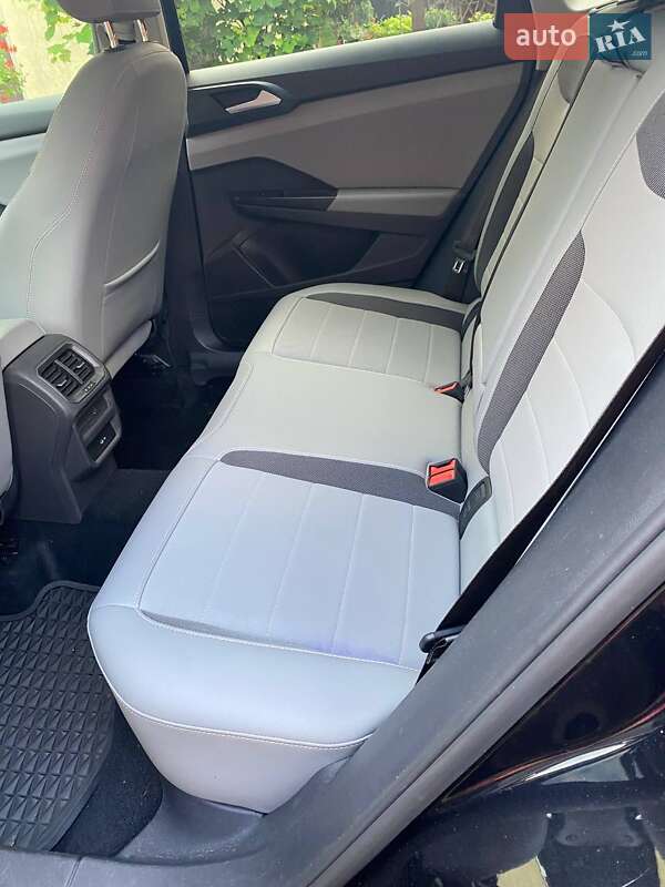 Внедорожник / Кроссовер Volkswagen Taos 2021 в Ивано-Франковске