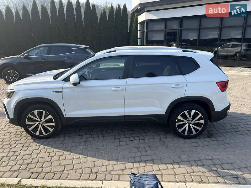 Внедорожник / Кроссовер Volkswagen Taos 2021 в 