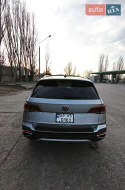Позашляховик / Кросовер Volkswagen Taos 2024 в 