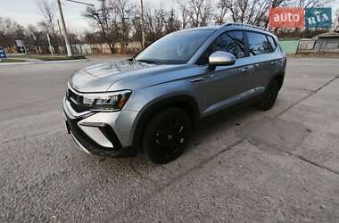Позашляховик / Кросовер Volkswagen Taos 2024 в 