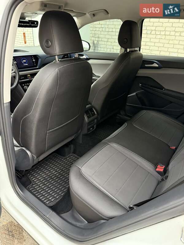 Внедорожник / Кроссовер Volkswagen Taos 2024 в Харькове