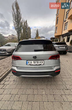 Внедорожник / Кроссовер Volkswagen Taos 2021 в 