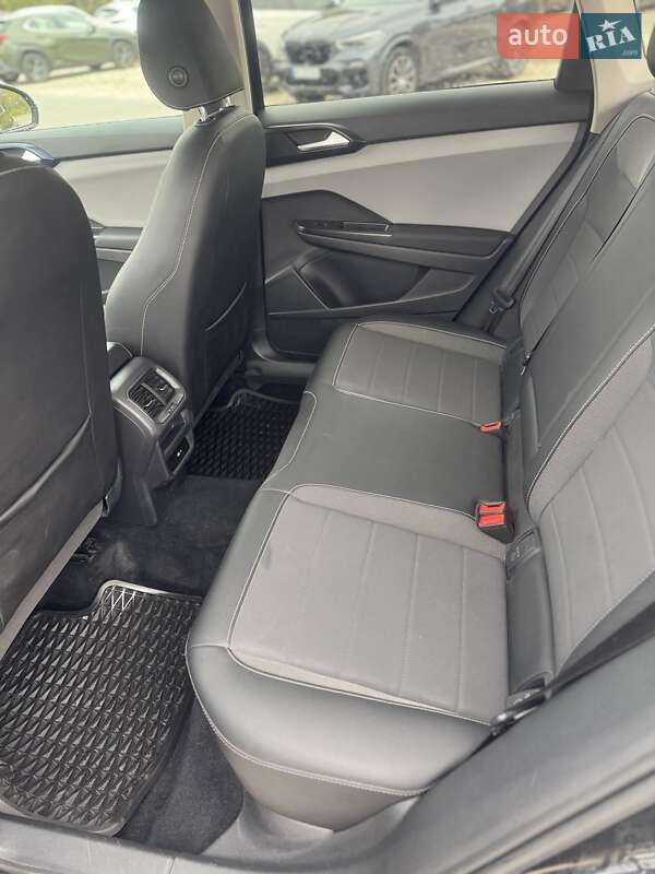 Позашляховик / Кросовер Volkswagen Taos 2022 в Дніпрі фото 6 Позашляховик / Кросовер Volkswagen Taos 2022 в Дніпрі