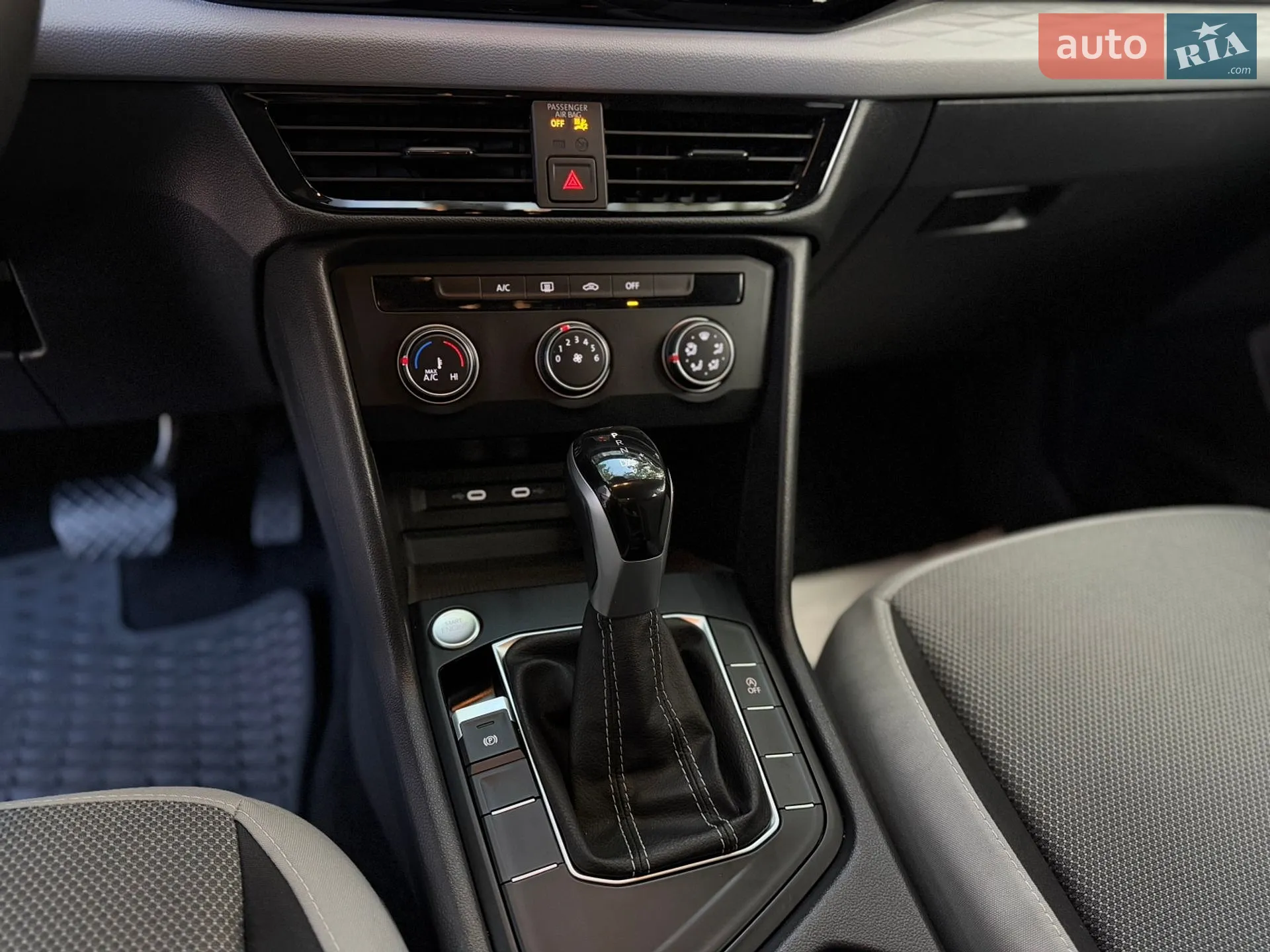 2022 Volkswagen Taos - мініатюра 17