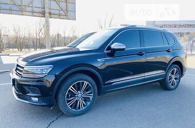 Внедорожник / Кроссовер Volkswagen Tiguan Allspace 2018 в Кривом Роге