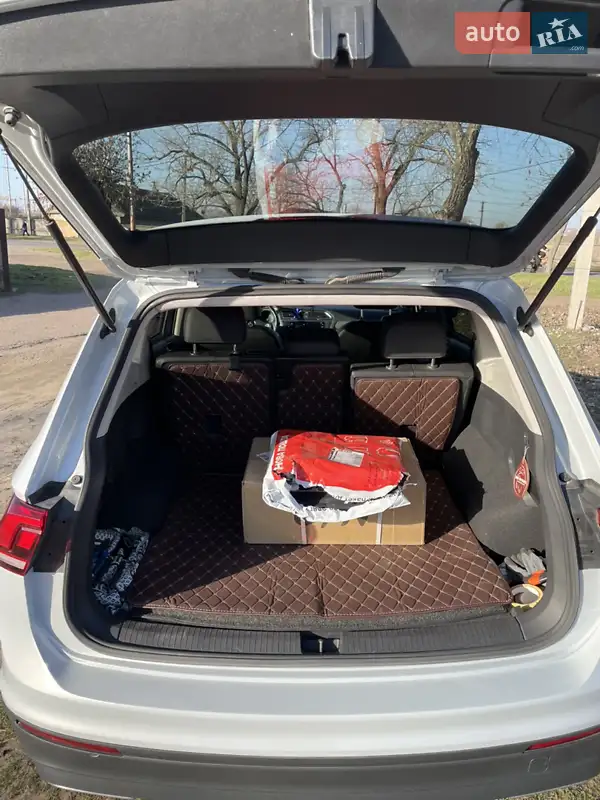 Volkswagen Tiguan Allspace 2019 VIN 3VV2B7AX2KM073332 фото оголошення 10 з 74