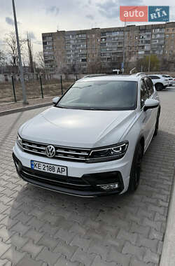 Внедорожник / Кроссовер Volkswagen Tiguan Allspace 2018 в 