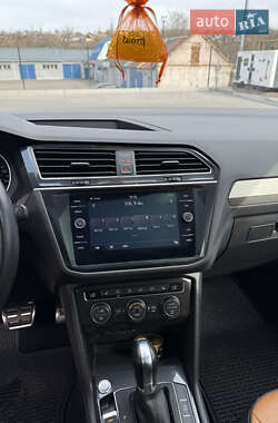 Внедорожник / Кроссовер Volkswagen Tiguan Allspace 2018 в 