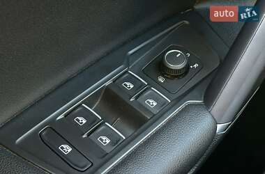 Внедорожник / Кроссовер Volkswagen Tiguan Allspace 2019 в 
