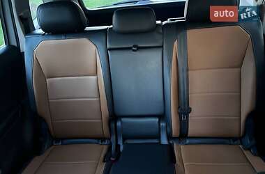 Внедорожник / Кроссовер Volkswagen Tiguan Allspace 2017 в 