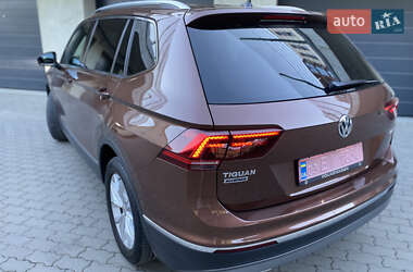 Внедорожник / Кроссовер Volkswagen Tiguan Allspace 2018 в 