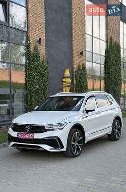 Внедорожник / Кроссовер Volkswagen Tiguan Allspace 2022 в Черновцах