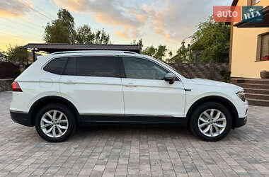 Внедорожник / Кроссовер Volkswagen Tiguan Allspace 2020 в 