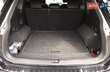 Внедорожник / Кроссовер Volkswagen Tiguan Allspace 2022 в 