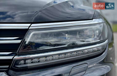 Позашляховик / Кросовер Volkswagen Tiguan Allspace 2018 в 