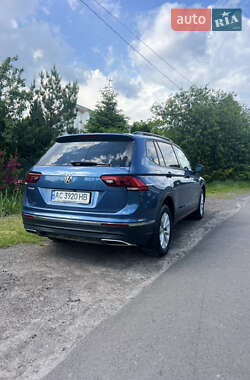 Внедорожник / Кроссовер Volkswagen Tiguan Allspace 2018 в 
