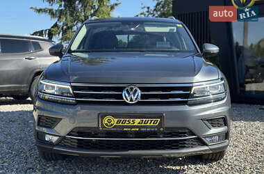 Внедорожник / Кроссовер Volkswagen Tiguan Allspace 2017 в 