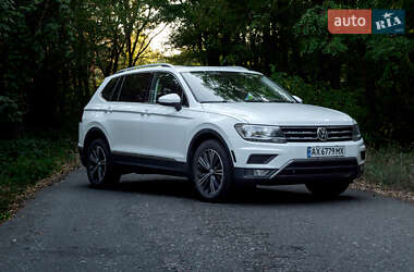 Внедорожник / Кроссовер Volkswagen Tiguan Allspace 2017 в Киеве