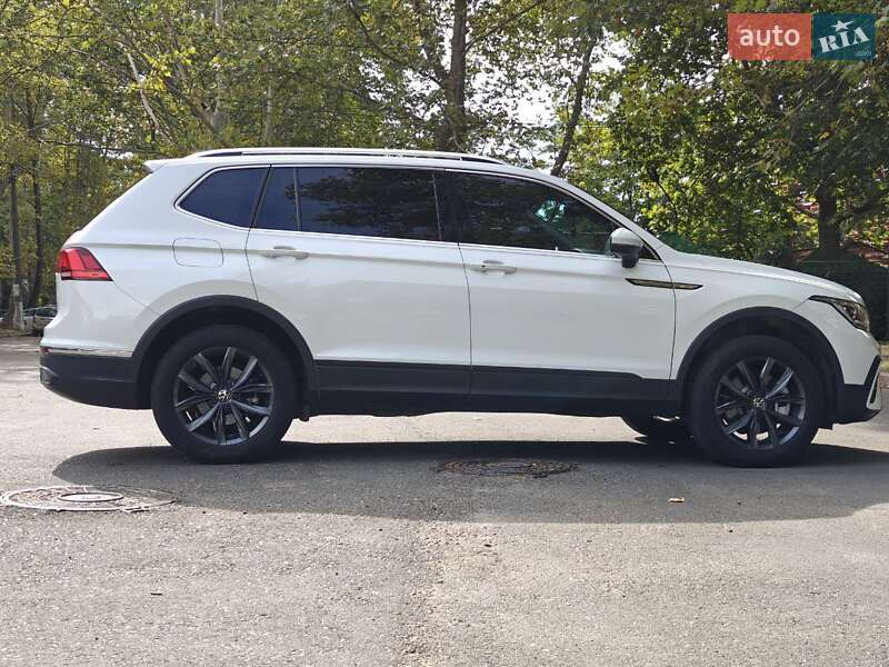 Внедорожник / Кроссовер Volkswagen Tiguan Allspace 2023 в Николаеве